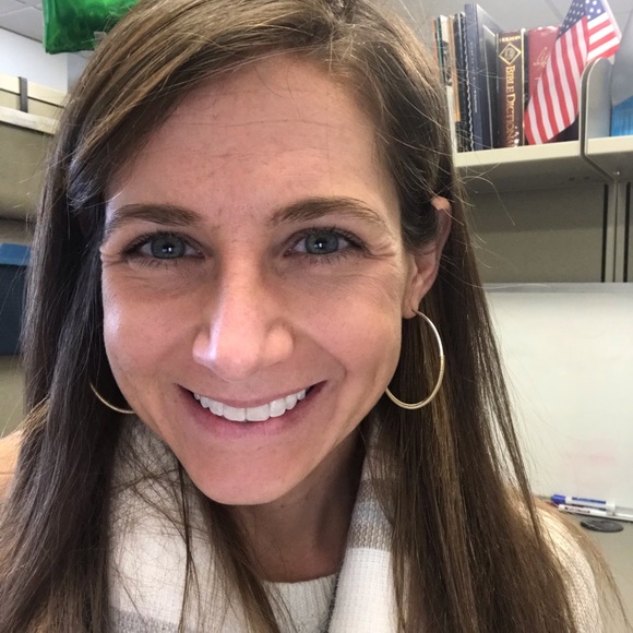 Meet your Posher, Abbey - Picture 1 of 1